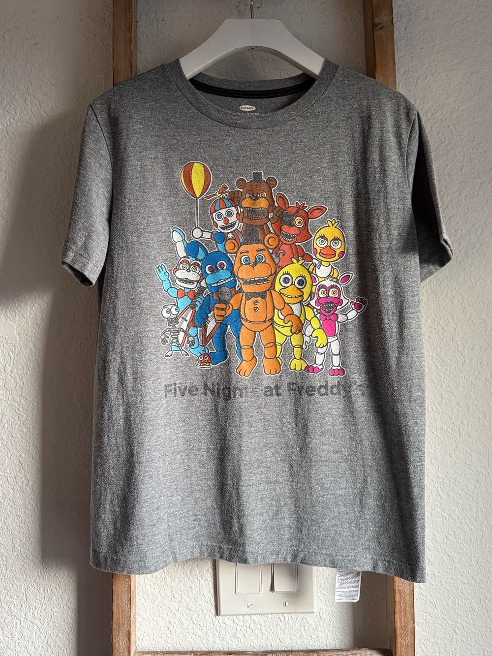 Old Navy Collectibles Five Nights of Freddy’s Graphic T-Shirt sz: L or 10/12